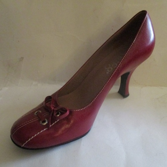 Franco Sarto Brick Red Round Toe Eyelet Pumps - Picture 1 of 7
